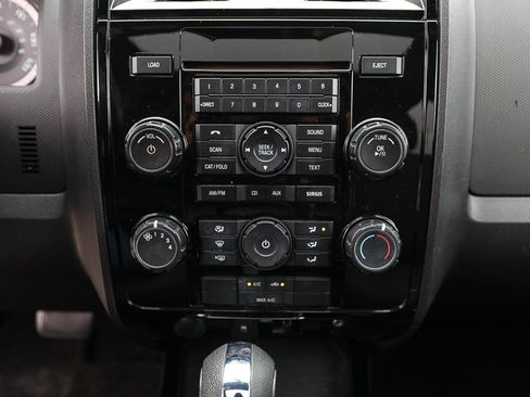Used 2010 Ford Escape XLT AWD/4WD image 18