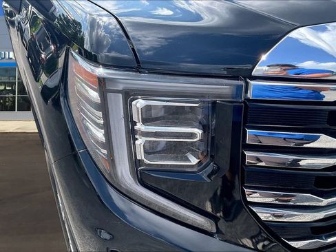 Used 2024 GMC Sierra 1500 SLT AWD/4WD image 32
