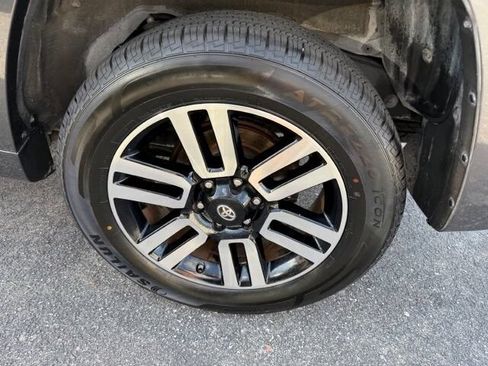 Used 2018 Toyota 4Runner Limited AWD/4WD image 7