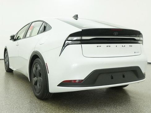 New 2026 Toyota Prius Plug-In Hybrid FWD image 29