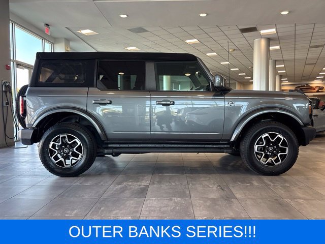 Used 2023 Ford Bronco Outer Banks AWD/4WD image 3