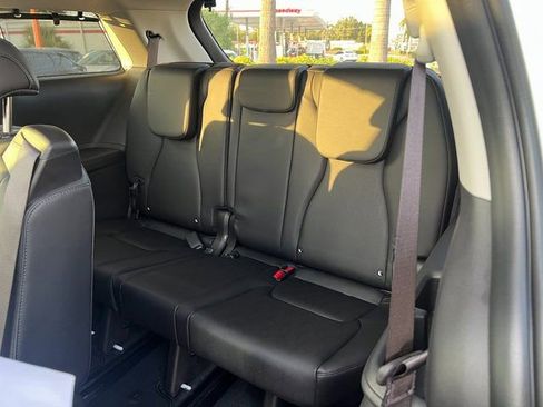 New 2026 Kia Carnival SX w/ SX Dark Edition Package FWD image 37