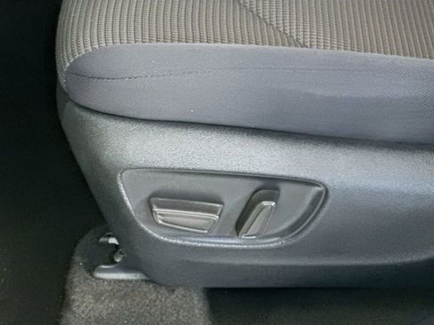 Used 2024 Toyota Highlander LE image 22