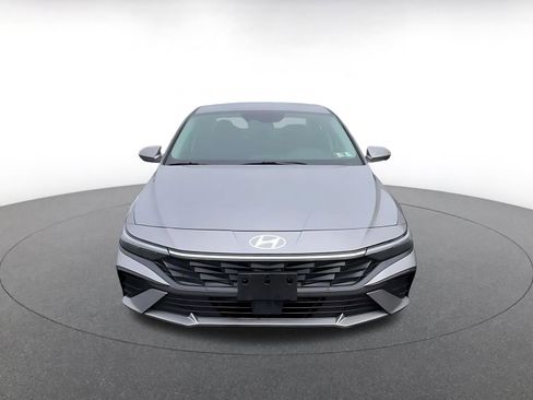 Used 2025 Hyundai Elantra SEL image 5
