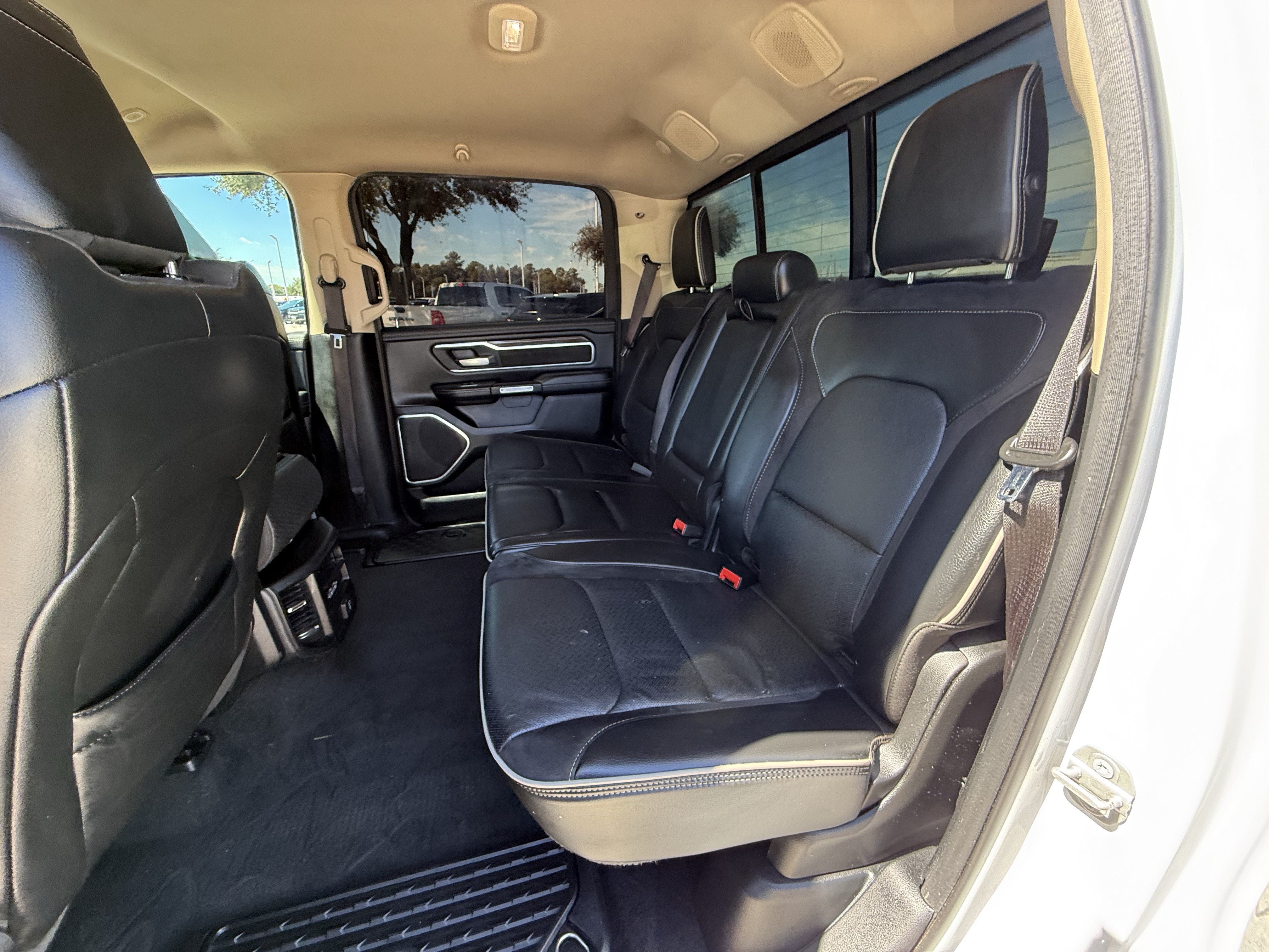 Used 2020 RAM 1500 Laramie w/ Off Road Group AWD/4WD image 29
