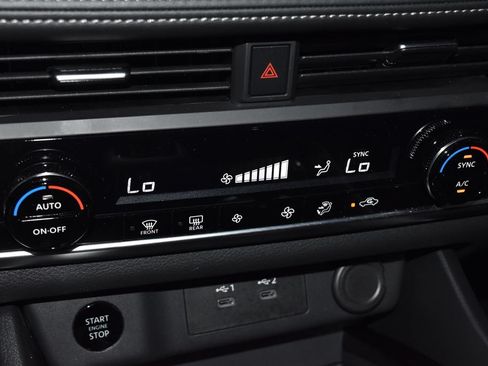 Certified 2026 Nissan Rogue SV AWD/4WD image 11