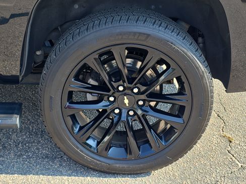 Used 2019 Chevrolet Tahoe Premier w/ Premier Plus Edition AWD/4WD image 35