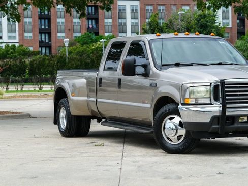 Used 2003 Ford F350 XLT RWD image 2