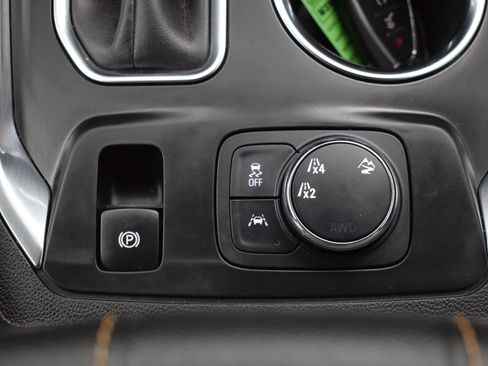 Used 2021 Chevrolet Traverse LT image 20