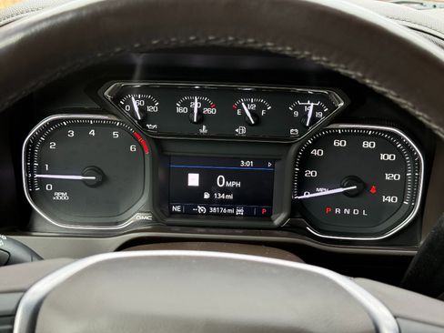 Used 2020 GMC Sierra 2500 SLT w/ SLT Convenience Package image 3