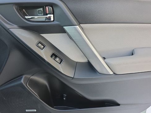 Used 2015 Subaru Forester 2.5i Limited image 20