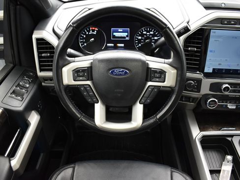 Used 2022 Ford F250 Lariat w/ Black Appearance Package image 25