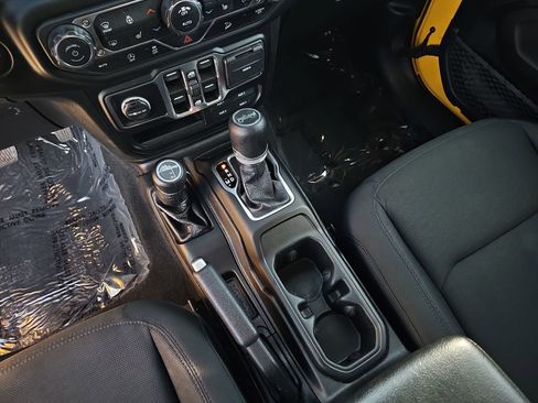 Used 2020 Jeep Wrangler Unlimited Willys image 25