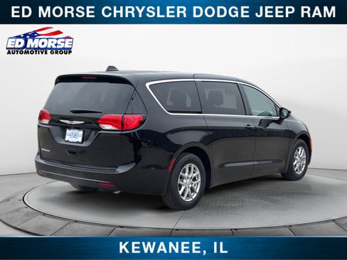 New 2026 Chrysler Voyager LX image 5