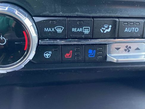 Used 2025 Ford F150 Platinum w/ FX4 Off-Road Package AWD/4WD image 29