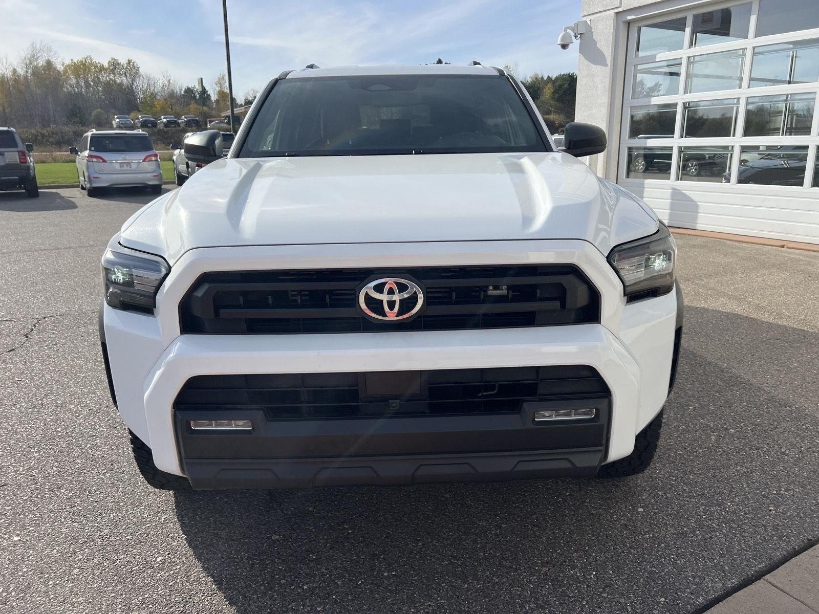 Used 2025 Toyota 4Runner SR5 AWD/4WD image 29