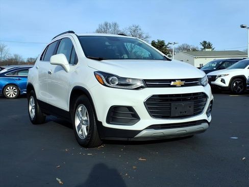 Used 2020 Chevrolet Trax LT w/ LT Convenience Package image 7