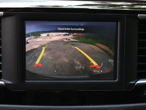 Used 2023 Chrysler Voyager LX FWD image 18