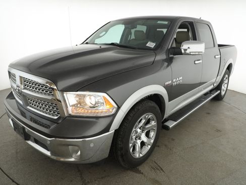 Used 2017 RAM 1500 Laramie w/ Convenience Group image 11