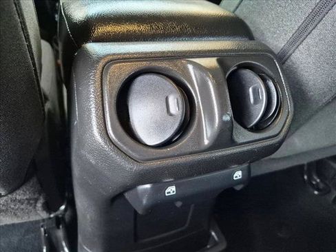 Used 2024 Jeep Wrangler Unlimited w/ Convenience Group AWD/4WD image 24