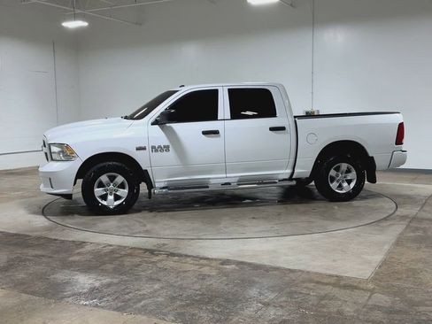 Used 2016 RAM 1500 Express AWD/4WD image 6