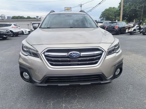 Used 2018 Subaru Outback 2.5i Limited AWD/4WD image 8