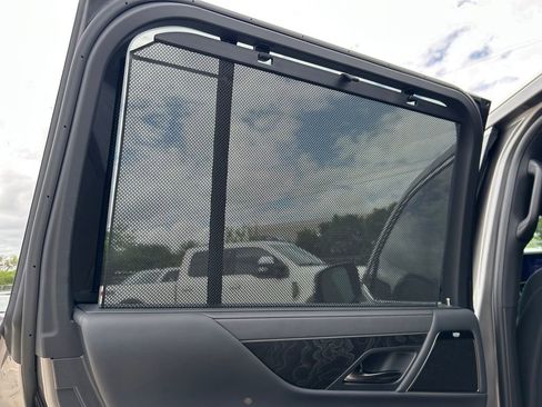 Used 2025 Lexus LX 700h Luxury image 18