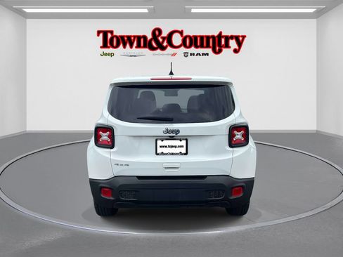 Certified 2023 Jeep Renegade Latitude image 6