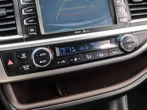 Used 2015 Toyota Highlander Limited Platinum AWD/4WD image 53