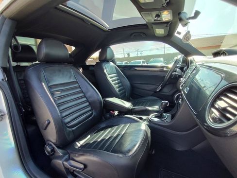 Used 2013 Volkswagen Beetle 2.0T FWD image 40