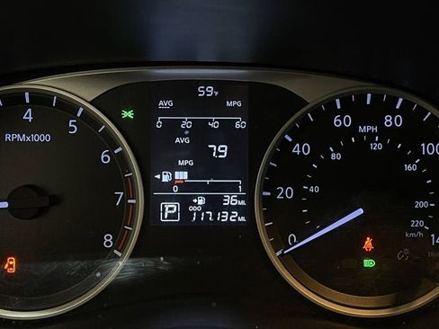 Used 2020 Nissan Kicks S image 16