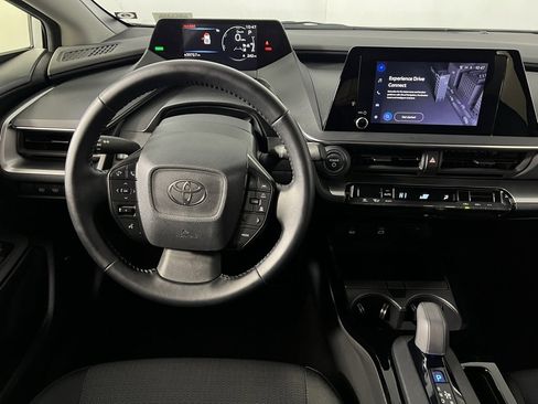 Used 2025 Toyota Prius LE image 12