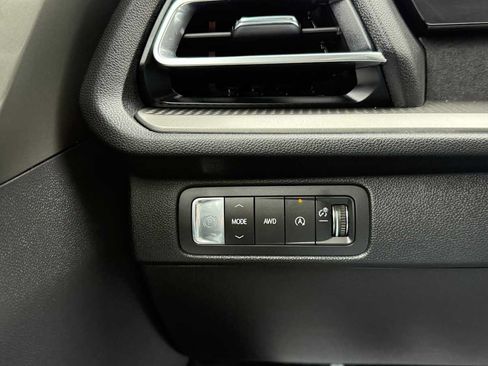 Used 2026 Chevrolet Traverse LT w/ Driver Confidence Package AWD/4WD image 14
