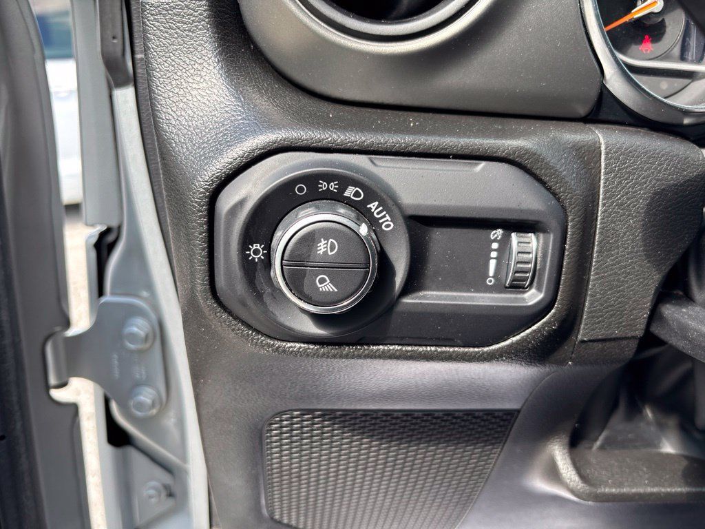 Used 2023 Jeep Gladiator Sport AWD/4WD image 35
