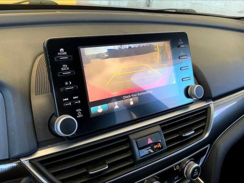 Used 2018 Honda Accord Sport image 25