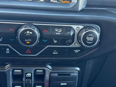Used 2023 Jeep Wrangler Unlimited Sahara w/ Cold Weather Group AWD/4WD image 36