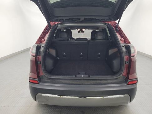 Used 2019 Jeep Cherokee Limited FWD image 29