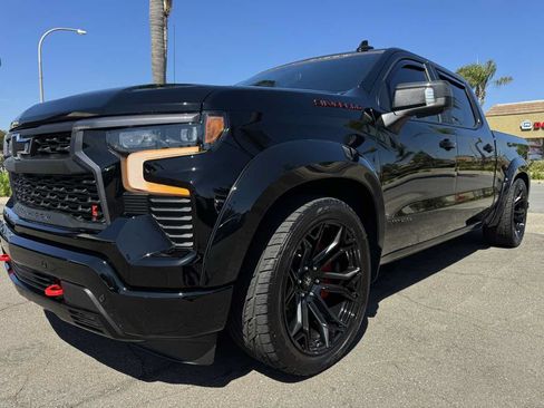 Used 2025 Chevrolet Silverado 1500 RST w/ Redline Edition AWD/4WD image 13