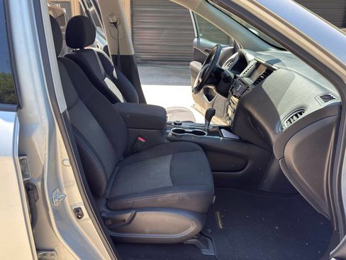 Used 2017 Nissan Pathfinder S AWD/4WD image 47