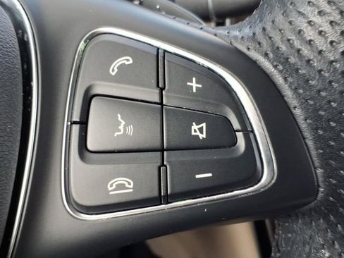 Used 2019 Mercedes-Benz GLC 300 image 32