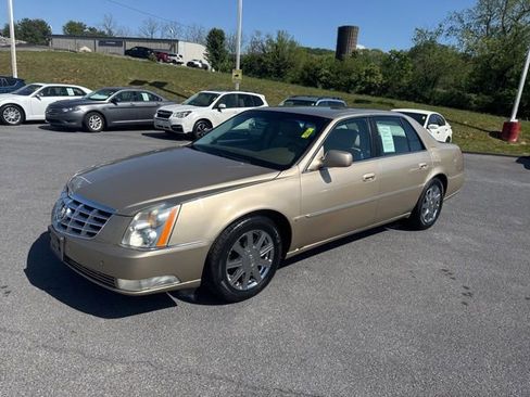Used 2006 Cadillac DTS w/ Trunk Convenience Package FWD image 4