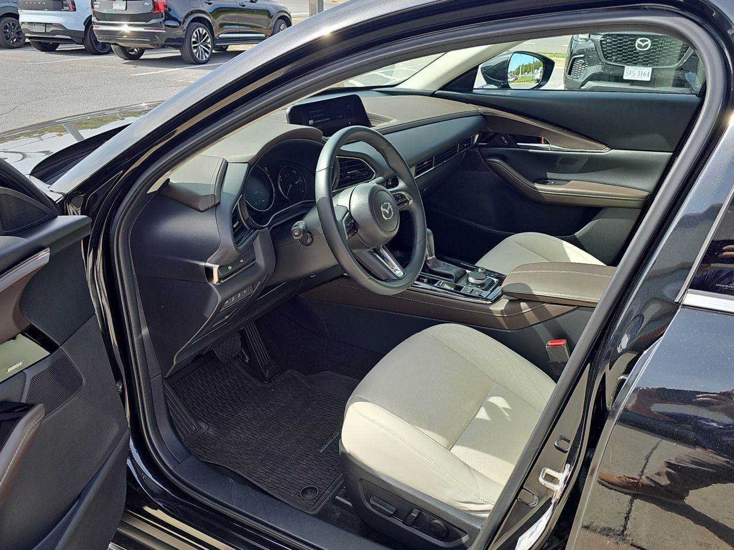 Used 2025 MAZDA CX-30 AWD 2.5 S w/ Premium Package image 17