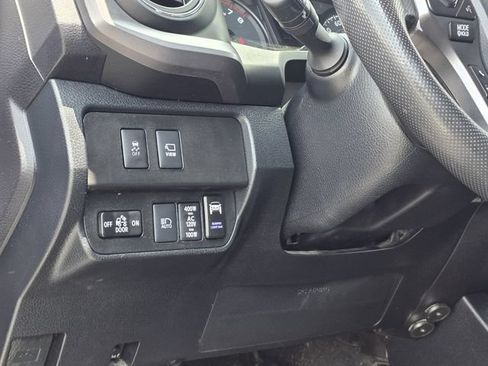 Used 2020 Toyota Tacoma TRD Off-Road w/ Advanced Technology Package AWD/4WD image 18
