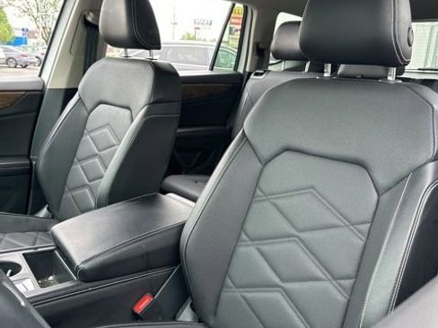 Used 2024 Volkswagen Atlas SE AWD/4WD image 20