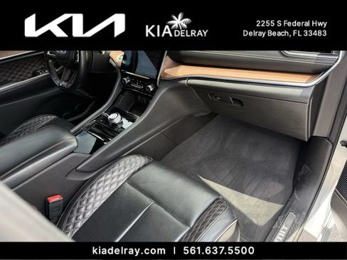 Used 2021 Jeep Grand Cherokee L Summit w/ Luxury Tech Group V AWD/4WD image 10