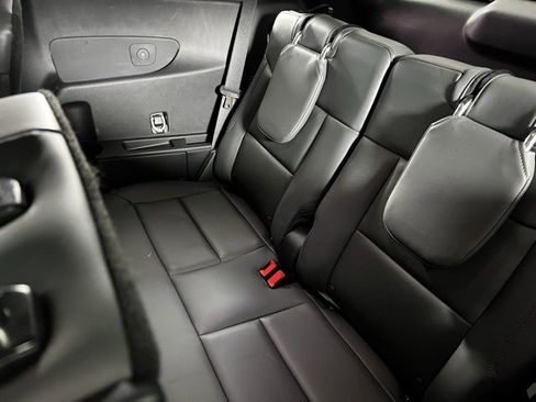 Used 2025 Ford Explorer Active w/ Active Comfort Package image 21