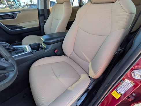 Used 2019 Toyota RAV4 LE image 13