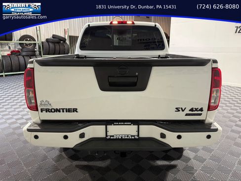 Used 2021 Nissan Frontier SV w/ Midnight Edition Floor Mats image 6