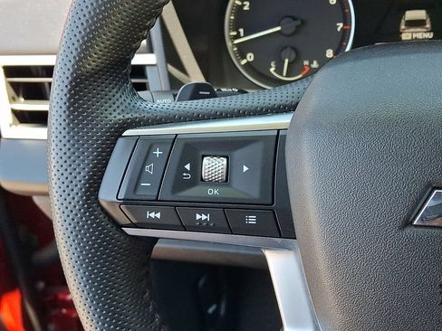 Used 2025 Mitsubishi Outlander SE AWD/4WD image 23
