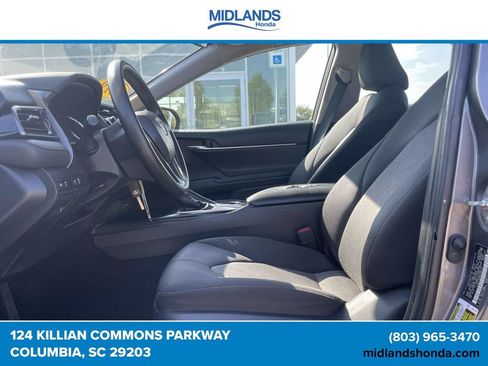 Used 2019 Toyota Camry LE FWD image 13